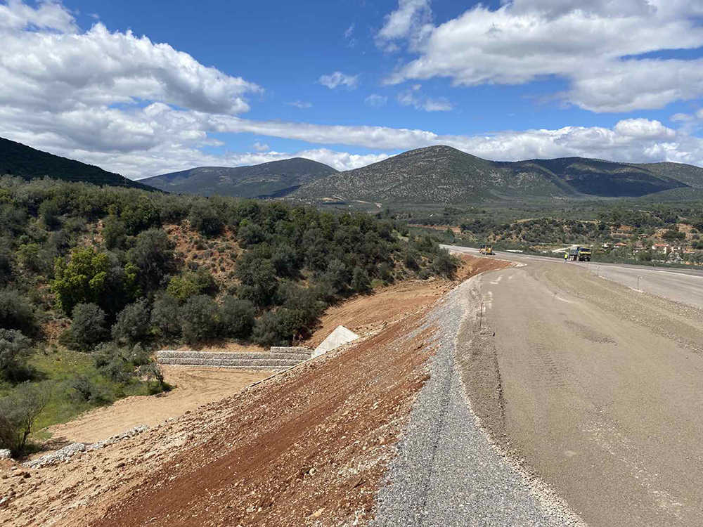 Αυτοψία του περιφερειάρχη Πελοποννήσου Π. Νίκα στο έργο των Δολιανών