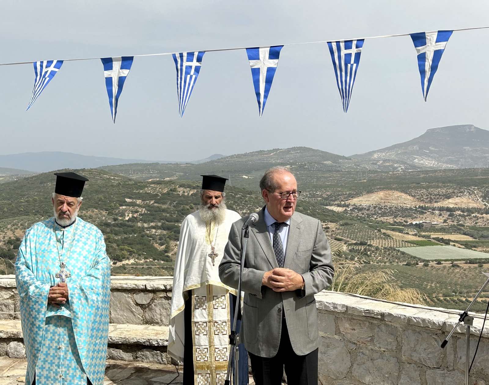 Ο περιφερειάρχης Πελοποννήσου Π. Νίκας στην εκδήλωση για την επέτειο της μάχης στα Δερβενάκια